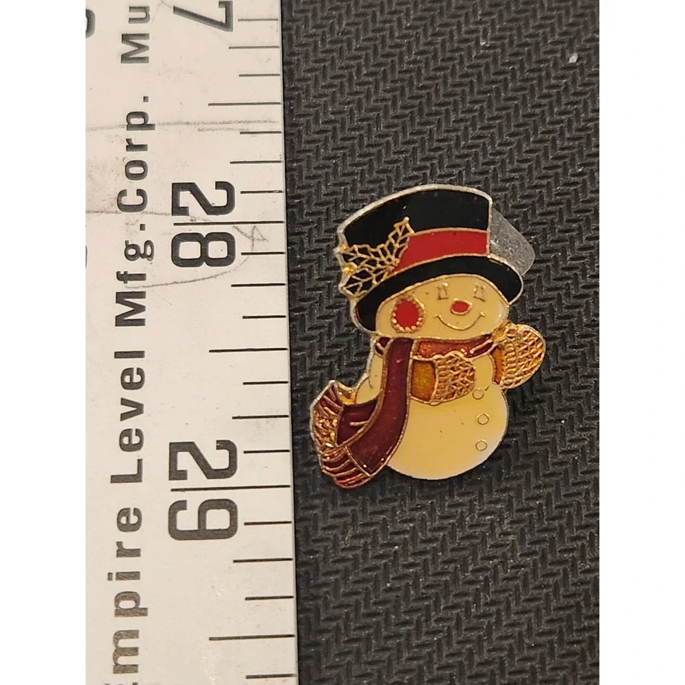 Vtg Top Hat Snow‎ Man Long red scarf Snowman Lapel Hat Vest Pin Tie Tack Taiwan
